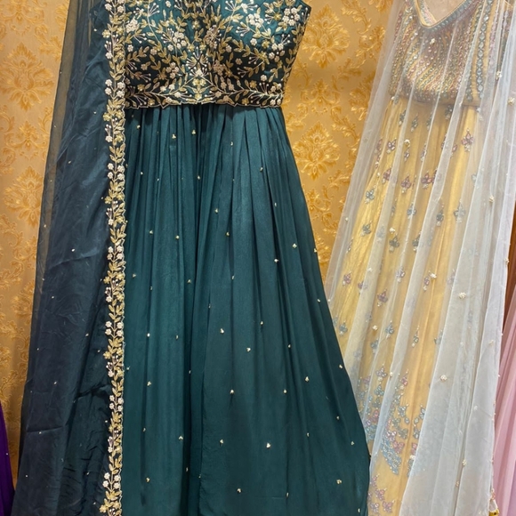 Disha Muchalla lehnga - Picture 1 of 2